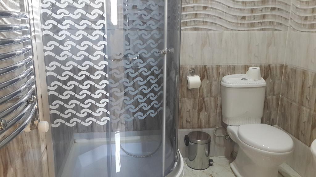 Edemi Hotel Kutaiszi Szoba fotó