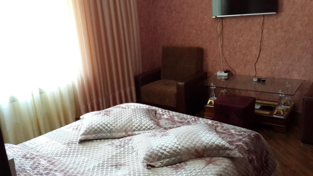 Edemi Hotel Kutaiszi Szoba fotó